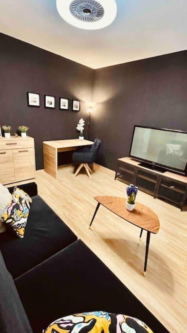 Moderny Apartman S Parkovanim Bratysława Zewnętrze zdjęcie