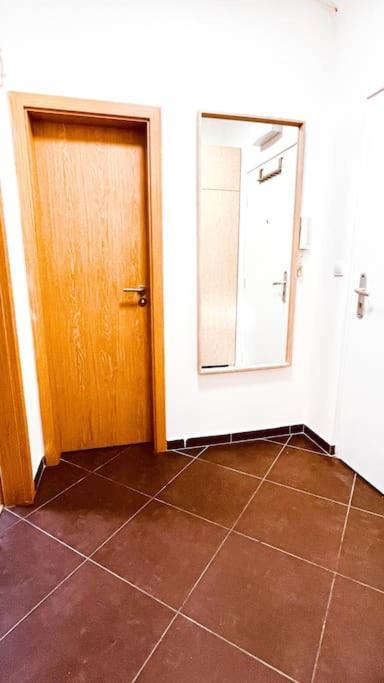 Moderny Apartman S Parkovanim Bratysława Zewnętrze zdjęcie