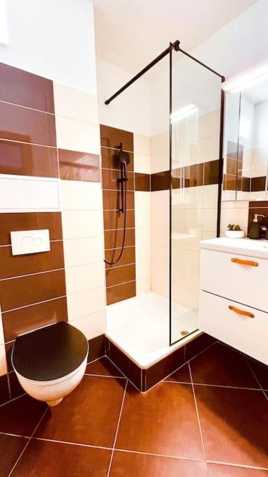 Moderny Apartman S Parkovanim Bratysława Zewnętrze zdjęcie