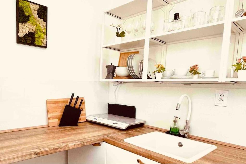 Moderny Apartman S Parkovanim Bratysława Zewnętrze zdjęcie